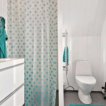 Three-bedroom Holiday In